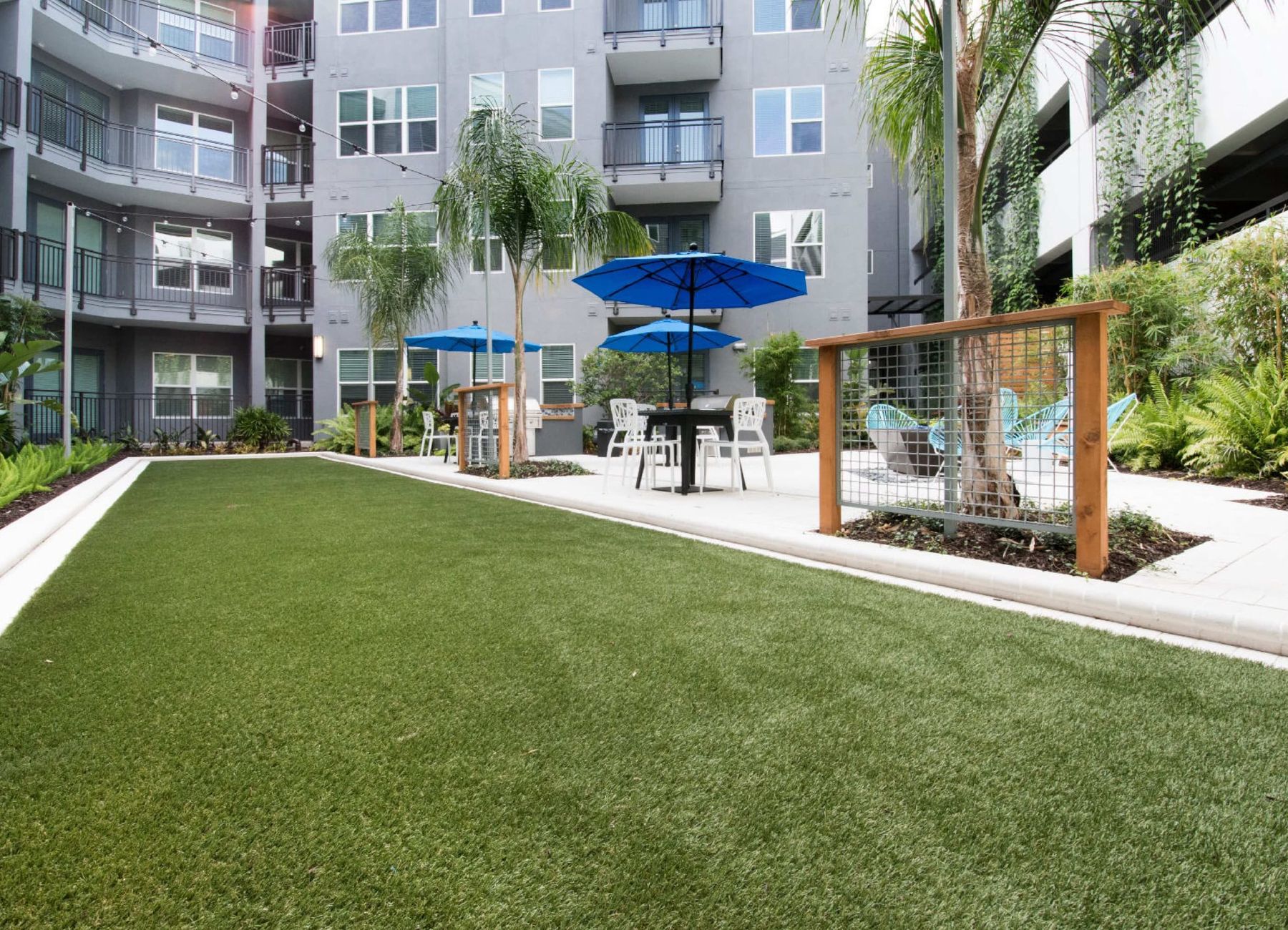 graphic of USA and canada showing their locations