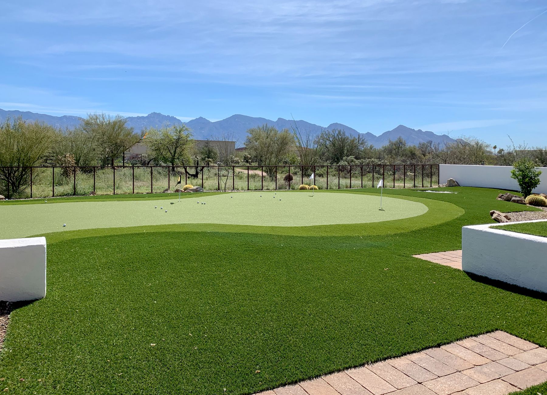 graphic of USA and canada showing their locations