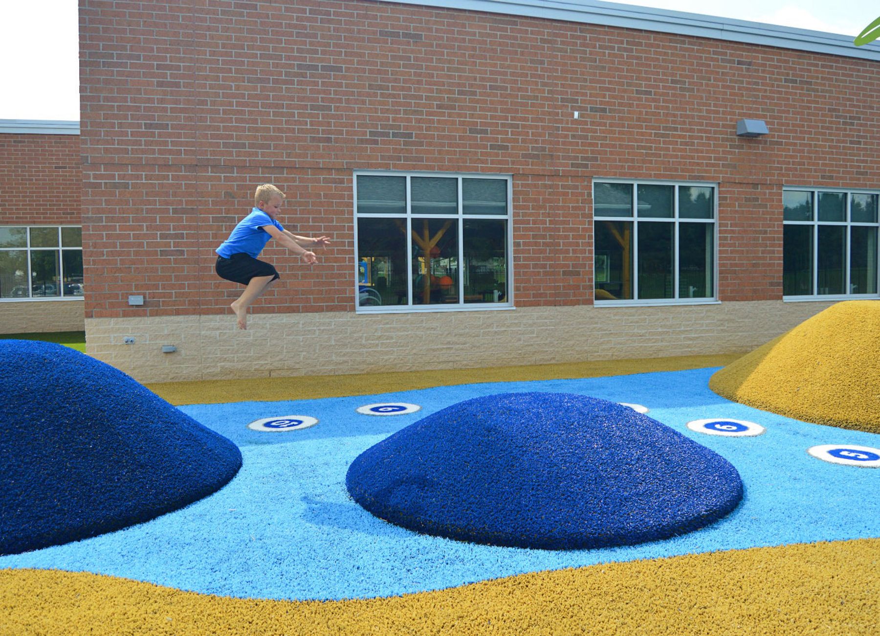 graphic of USA and canada showing their locations