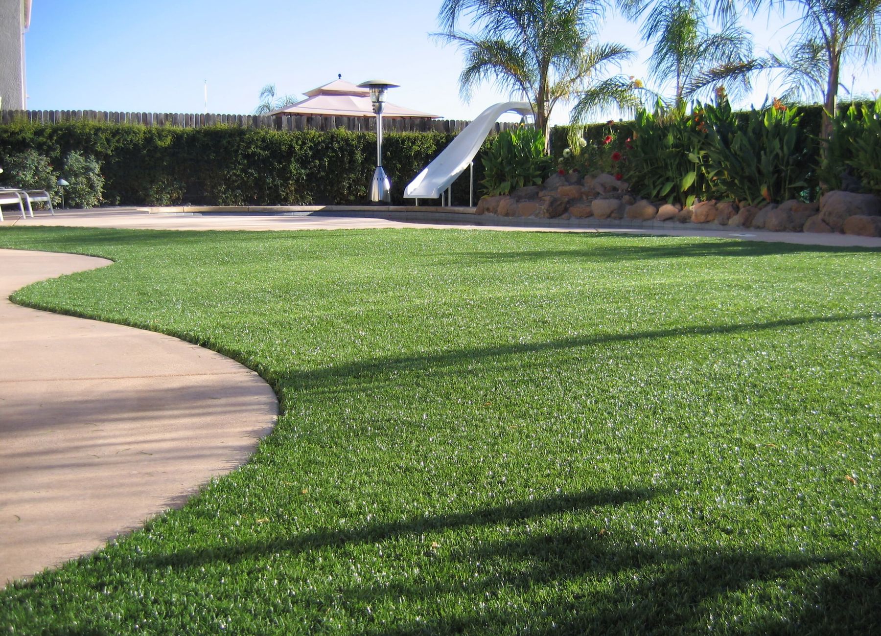 graphic of USA and canada showing their locations