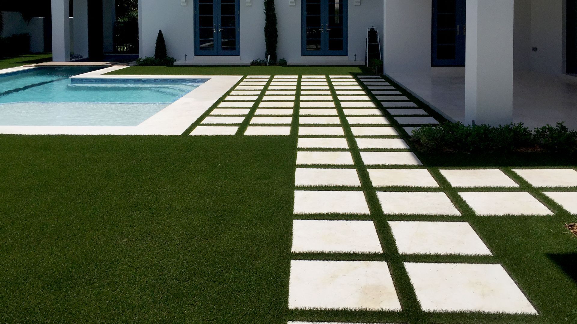 Foreverlawn Palm Beach 21665578068 O